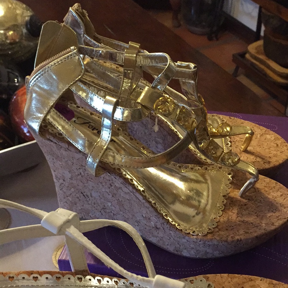 Shoes - Picture 3 of 5